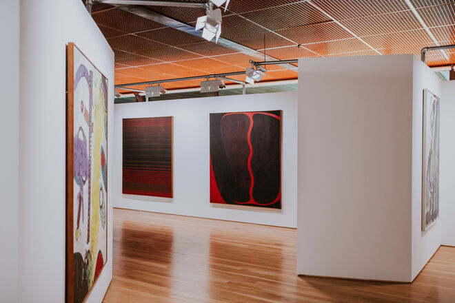 Interior da exposição Art on Display: Formas de expor 1949-69, até 2 de março de 2020. Na Galeria principal da Fundação Calouste Gulbenkian, Lisboa.