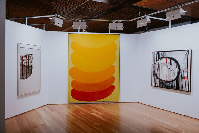 Interior da exposição Art on Display: Formas de expor 1949-69, até 2 de março de 2020. Na Galeria principal da Fundação Calouste Gulbenkian, Lisboa.