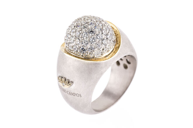 Anel Real Princess em ouro e prata com zircónias, €339, Eugénio Campos 