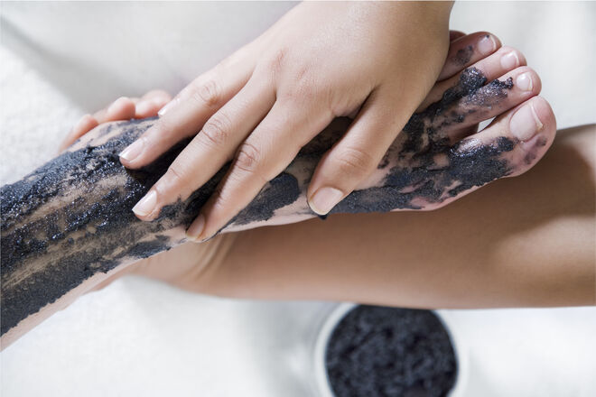 A esfoliação com Black Diamond no Pedi:Mani:Cure Studio no The Spa, dentro do hotel Corinthia Lisbon