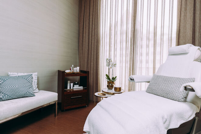 Pedi:Mani:Cure Studio no The Spa, dentro do hotel Corinthia Lisbon