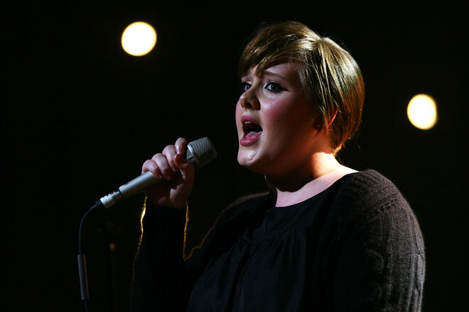 Adele no Brit Awards 2008 Nominations Launch Party, em Londres, a 14 de janeiro de 2007