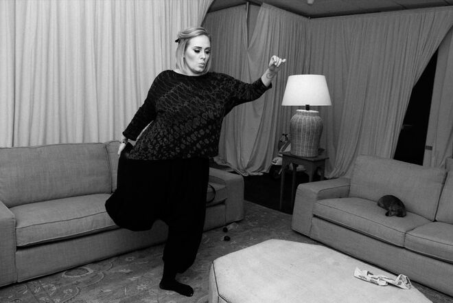 Adele prepara-se para o seu espetáculo no Frank Erwin Center, em Austin, Texas, a 4 de novembro de 2016