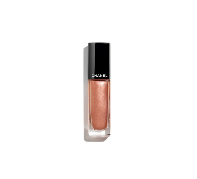 Sombra de olhos líquida Ombre Première Laque no tom 24 - Rising Sun, edição limitada, €33, Chanel