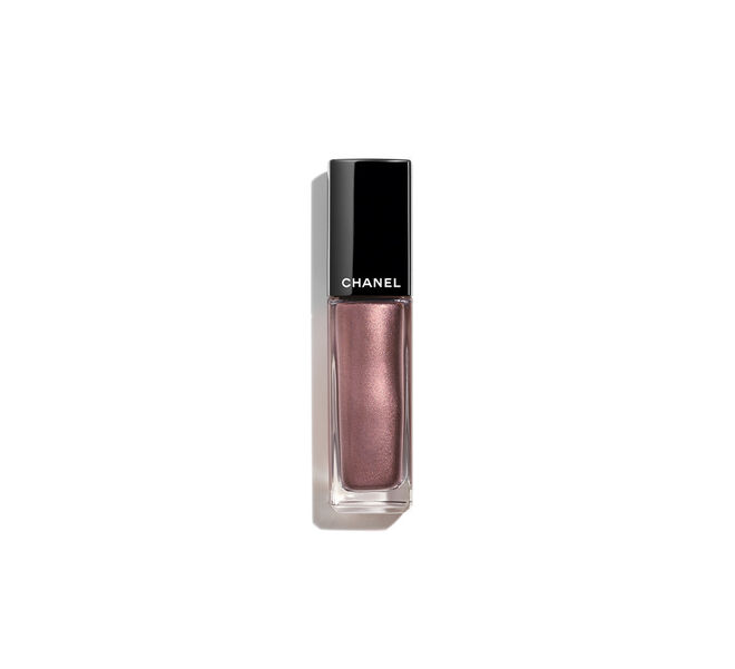 Sombra de olhos líquida Ombre Première Laque no tom 32 - Vastness, €33, Chanel