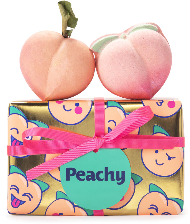 Kit Peachy, com um sabonete e uma bomba de banho, €16,95, Lush