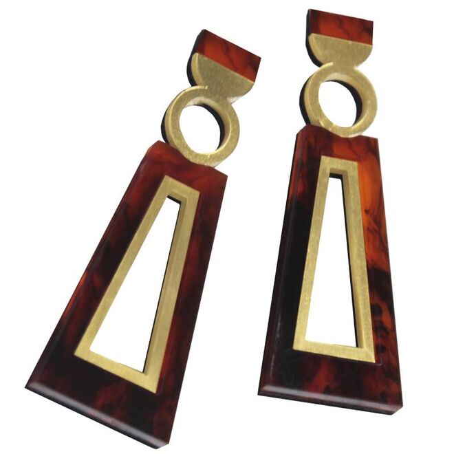 Brincos Navi, €71 (preço aproximado), Chalk