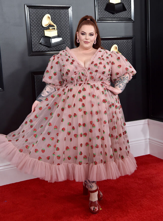 Tess Holliday em Lirika Matoshi 