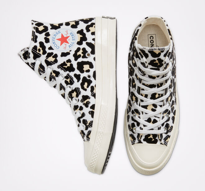 Chuck Taylor, €95, Converse