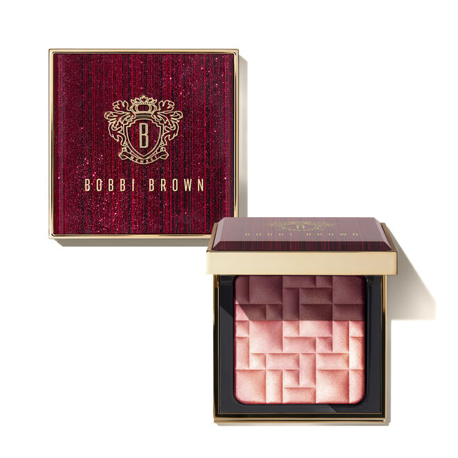 Sunset Glow Highlighting Powder, €50,50, Bobbi Brown