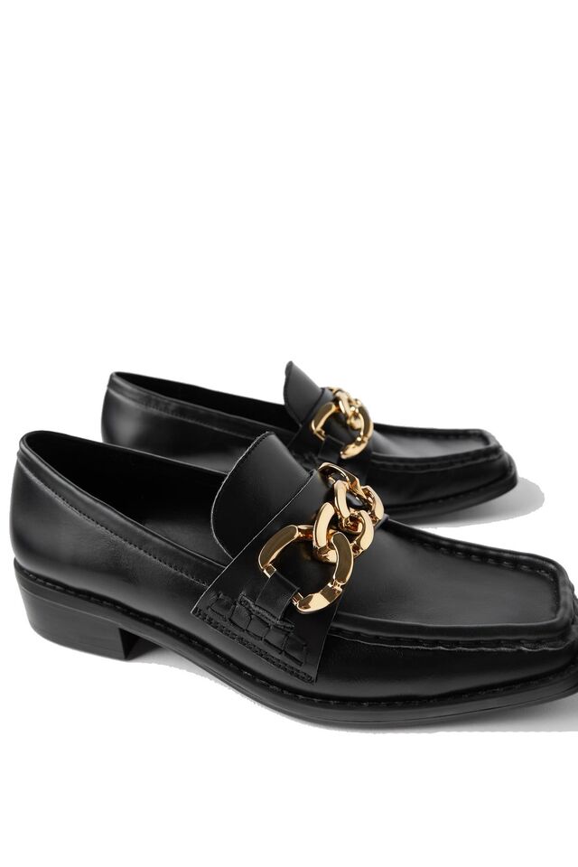 Mocassins, €59,95, Zara