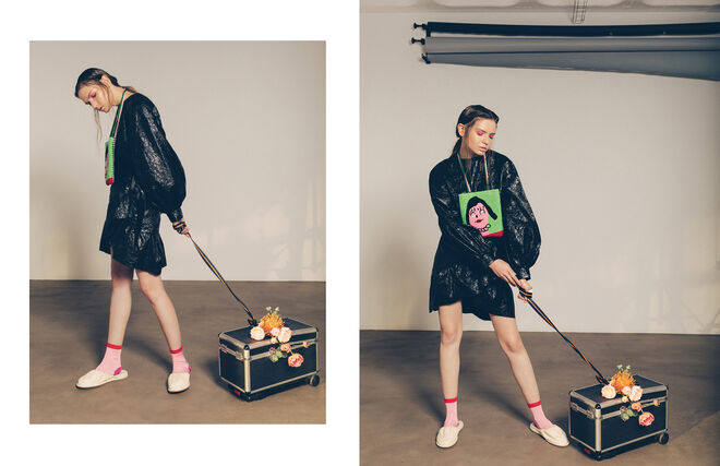 Sweat e saia, Ricardo Andrez. Mala Carol From Lisbon. Meias Hysteria by Happy Socks. Chinelos, COS. 