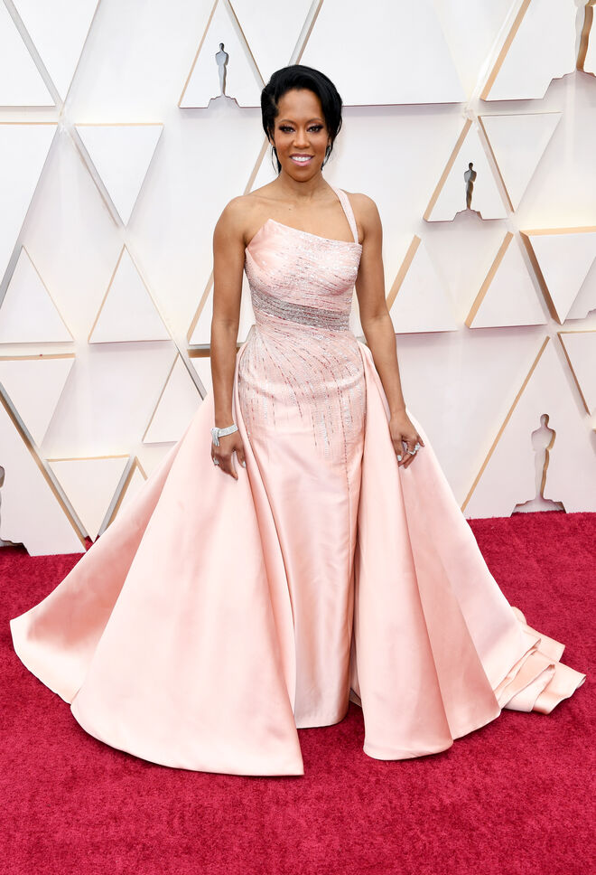 Regina King em Versace