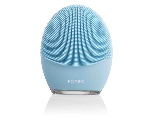 Luna 3 no tom azul (para mulheres com pele mista), €199, FOREO, em www.foreo.com