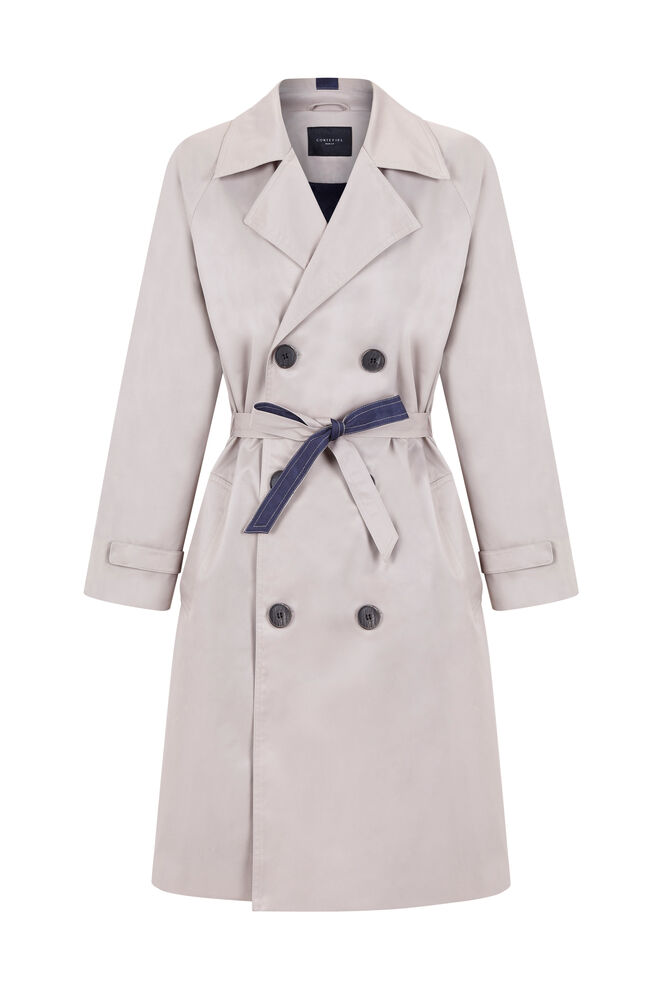 Trench coat, €99,99, Cortefiel 