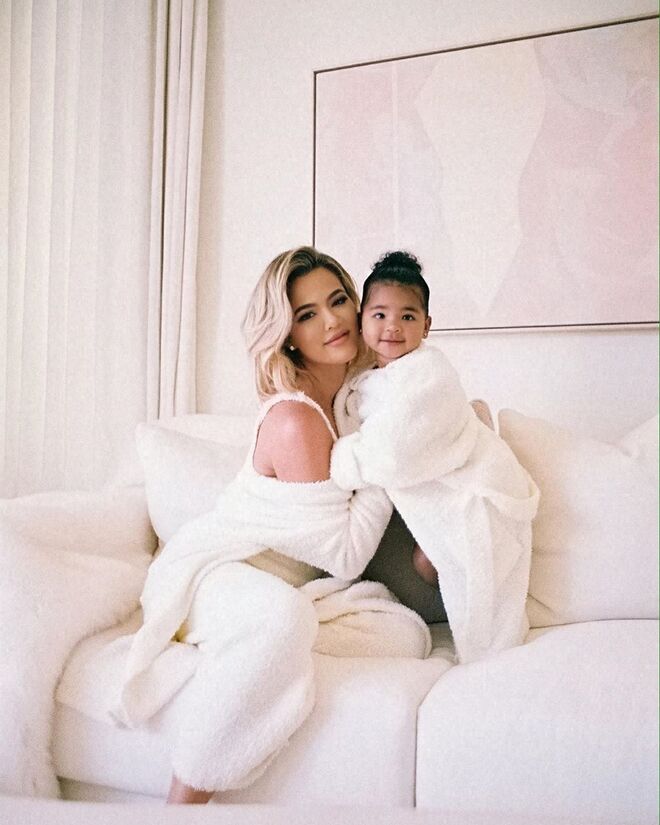 Khloé Kardashian (35 anos) e True Thompson (1 ano)