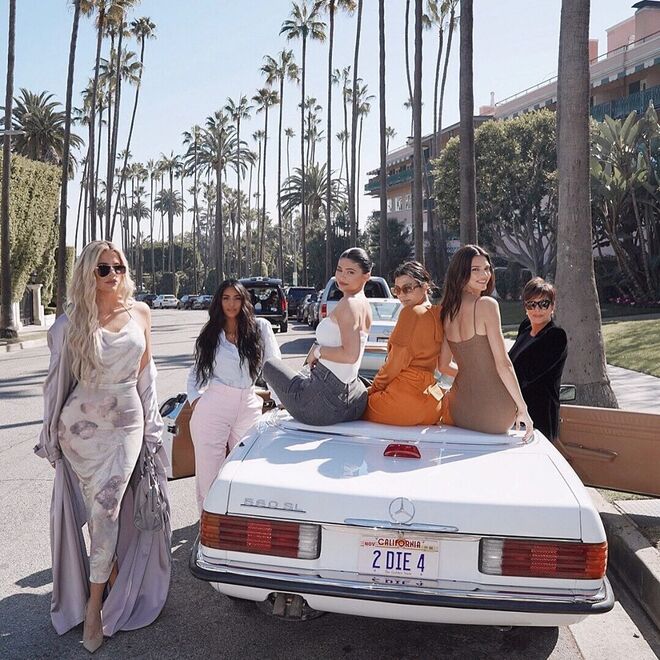 Khloé, Kim, Kylie, Kourtney, Kendall e Kris