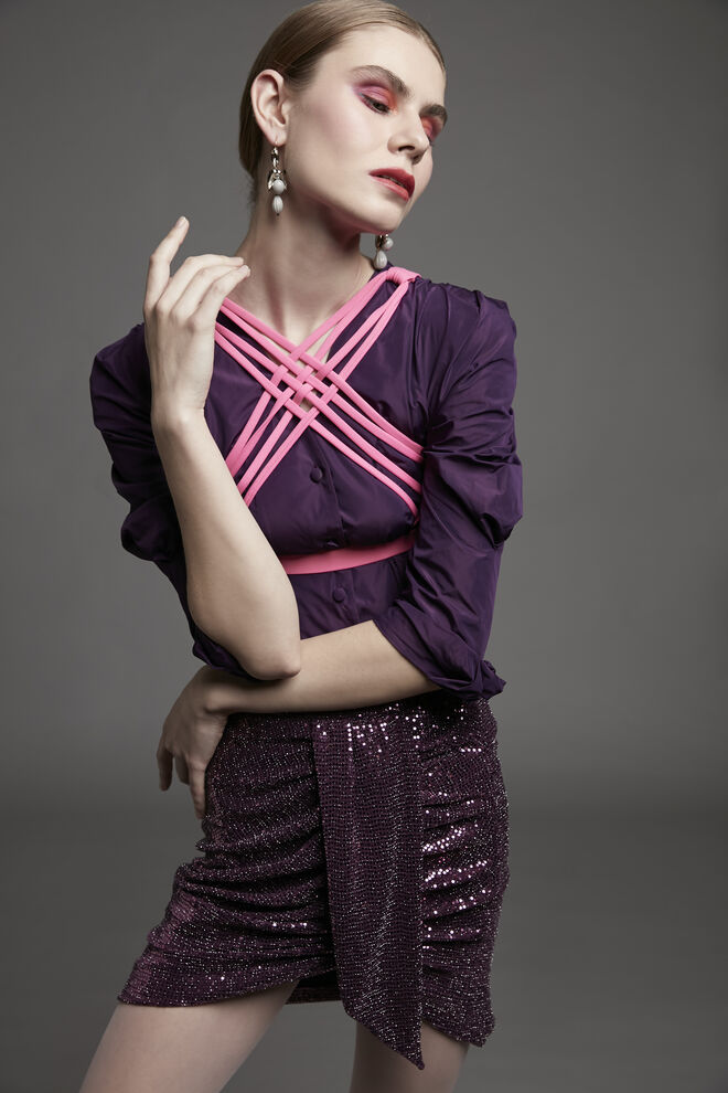 Stylist: Beatriz Ortigueira | Modelo: Anastasia Smaga, Karacter Agency | Tema: Bright Colour Crush | Body Zara; Saia Bershka; Top, collants e brincos da produção