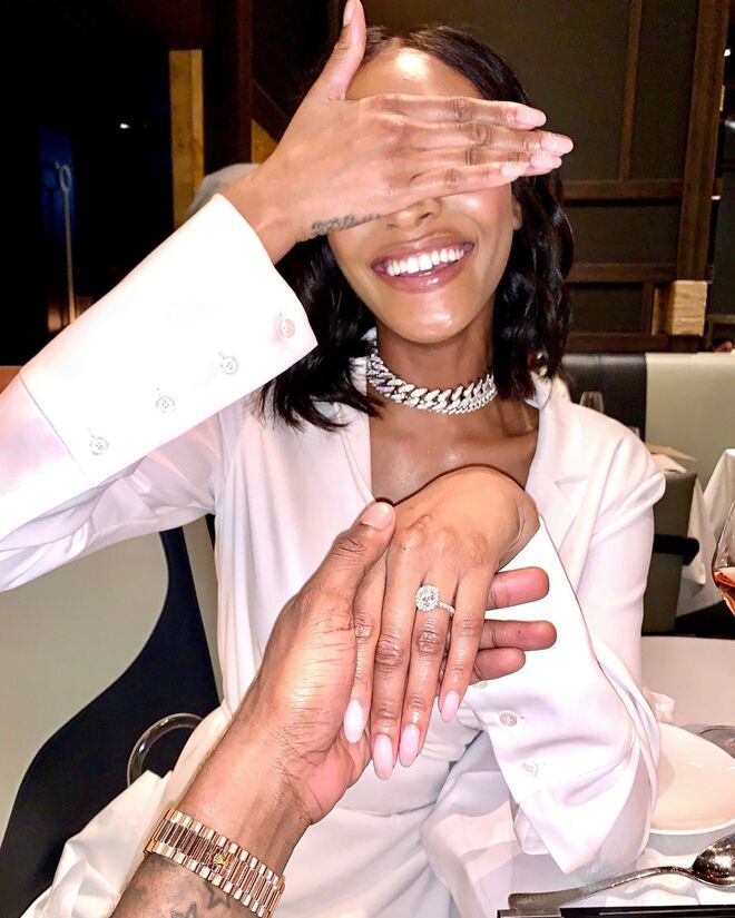 JOURDAN DUNN | A modelo ficou noiva do rapper Dion "Sincere" Hamilton, que ofereceu um anel com diamantes avaliado em cerca de 26 mil euros