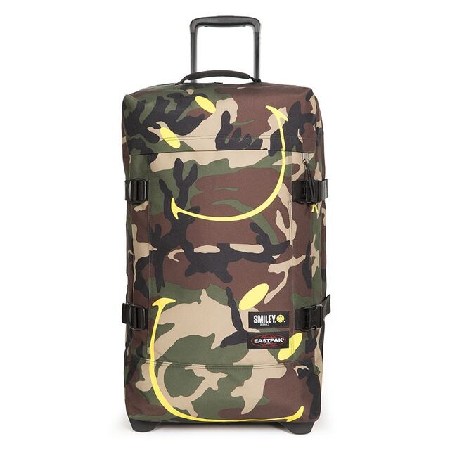 Mala de viagem Tranverz S Smiley Camo, €140, Eastpak