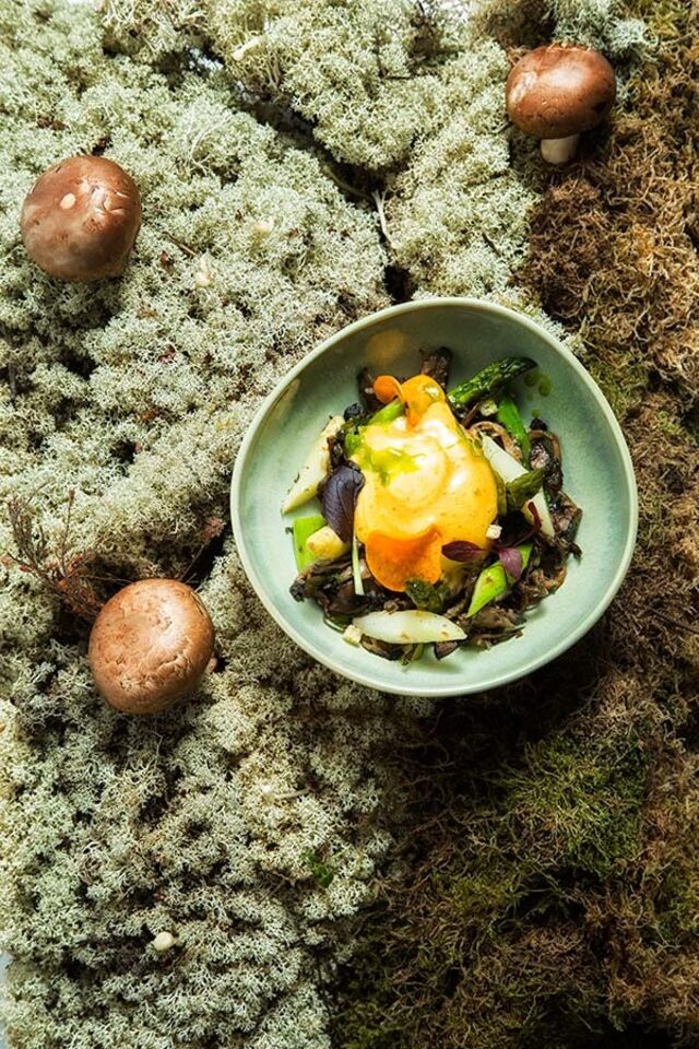 100 Maneiras | No 100 Maneiras, o restaurante do chef Ljubomir Stanisic, as portas fecharam.  O restaurante optou por oferecer a possibilidade de aquisição de vouchers com um crédito extra de 15% sobre o valor registado, que podem ser usados num futuro próximo. 