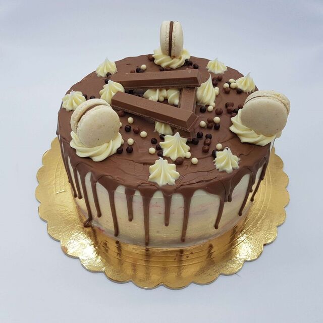 Chef Panda | O site permite encomendar desde bolos de aniversário, tortas, bolas de Berlim a salgados sem sair do sofá e com um tempo de entrega bastante reduzido. Para já entrega em Lisboa, Setúbal e no Porto por telefone 96 427 0545 ou em www.chefpanda.pt