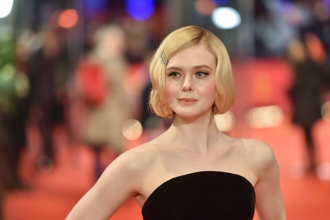 Elle Fanning na passadeira vermelha do 70º. Berlinale, o Festival Internacional de Cinema de Berlim, a 26 de fevereiro de 2020
