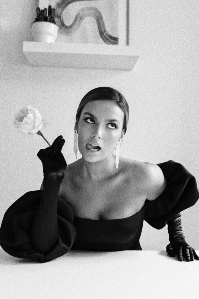 MAFALDA CASTRO, LOCUTORA DE RÁDIO E APRESENTADORA DE TELEVISÃO | “Esta foto para mim representa força simplesmente porque a tirei sozinha. Pode não querer dizer nada mas, para mim, ser independente é percebermos que sozinhos somos suficientes. É o maior poder que podemos ter. Eu ainda estou a aprender isso."