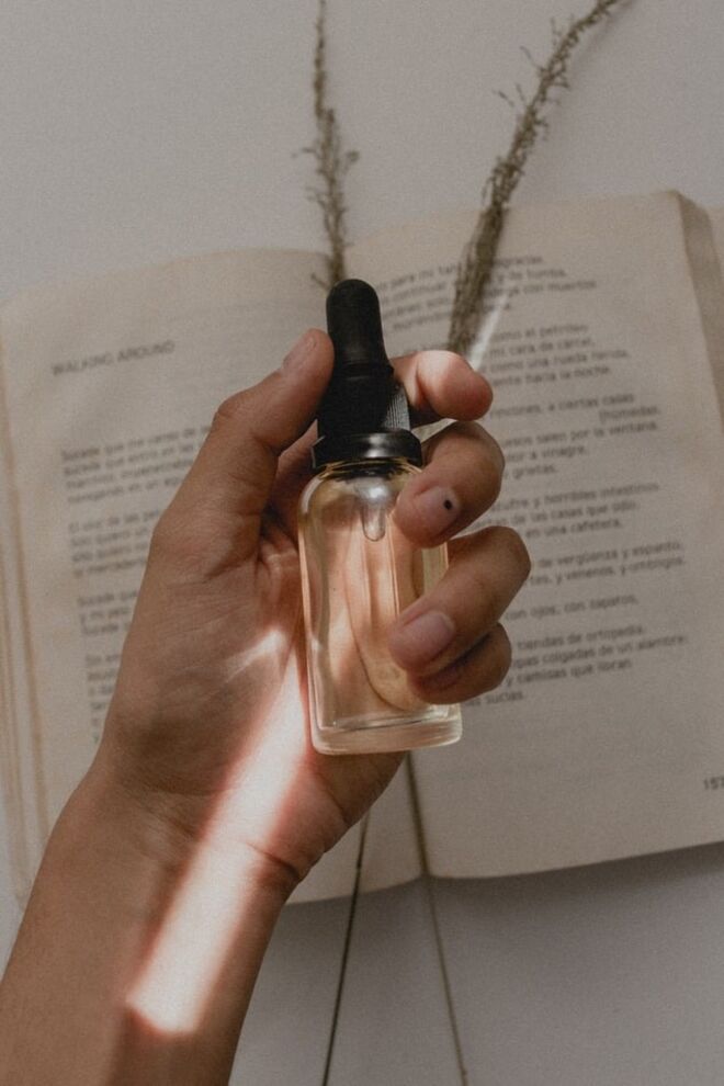 Quase todos os produtos cosméticos convencionais contém fragrâncias artificiais.