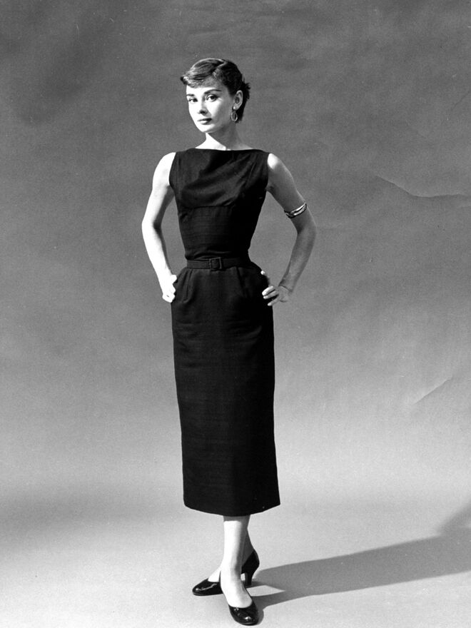 Audrey Hepburn. Imagem do livro  The International Best Dressed List: The Official Story, de Amy Fine Collins. Rizzoli.