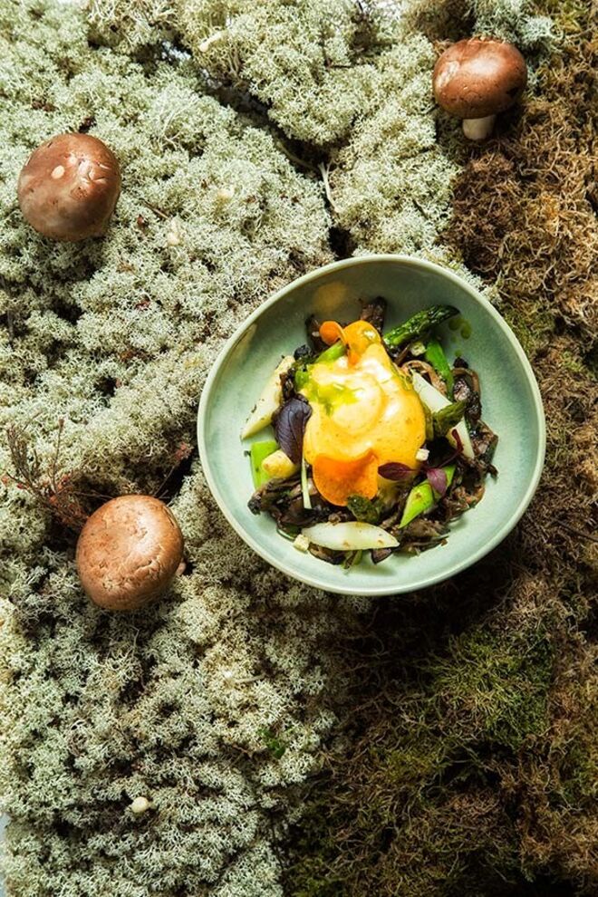 100 Maneiras | No 100 Maneiras, o restaurante do chef Ljubomir Stanisic, as portas fecharam.  O restaurante optou por oferecer a possibilidade de aquisição de vouchers com um crédito extra de 15% sobre o valor registado, que podem ser usados num futuro próximo. 