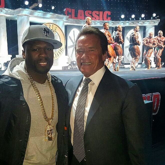 Curtis James Jackson III, mais conhecido pelo seu nome artístico 50 Cent, e Arnold Schwarzenegger