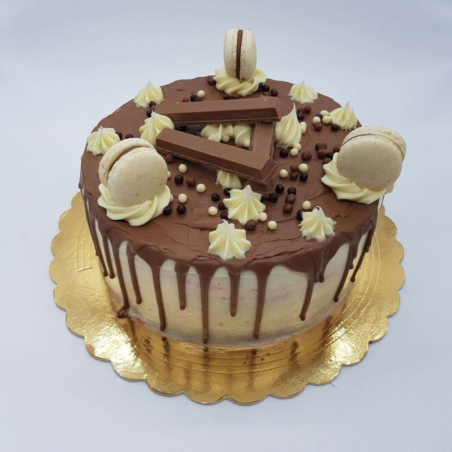 Chef Panda | O site permite encomendar desde bolos de aniversário, tortas, bolas de Berlim a salgados sem sair do sofá e com um tempo de entrega bastante reduzido. Para já entrega em Lisboa, Setúbal e no Porto por telefone 96 427 0545 ou em www.chefpanda.pt