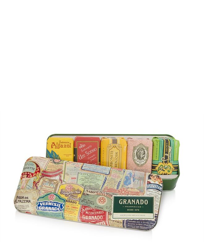 Caixa de sabonetes Rótulos Vintage, €39, Granado