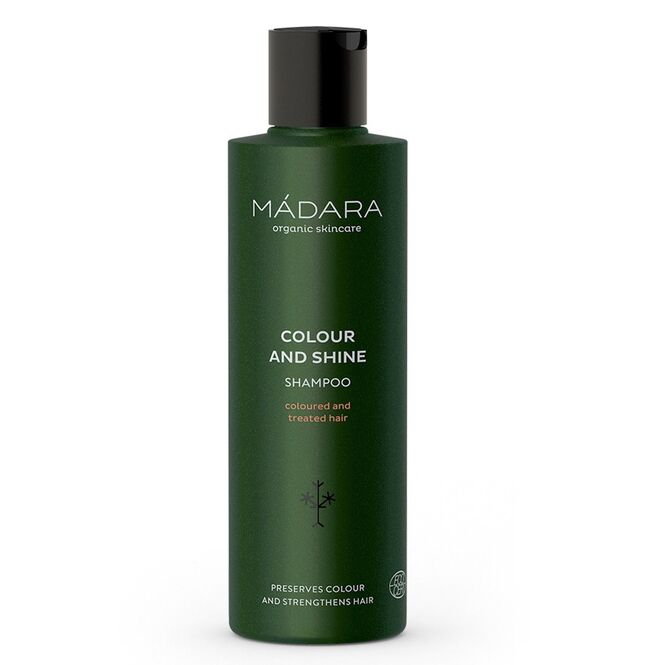 Champô hidratante e revigorante para manter a vivacidade da cor do cabelo, €14,50, Mádara, em www.organii.com