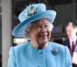 Família real revela fotografia inédita no dia em que a rainha faria 97 anos