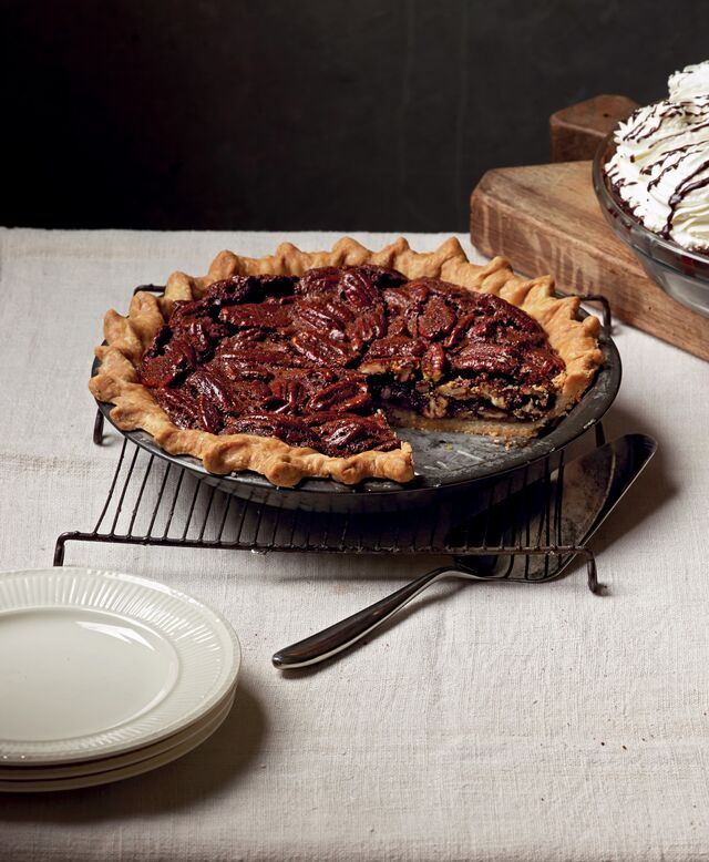 Tarte de chocolate e nozes pecã. There’s Always Room for Chocolate, Naomi Josepher, Jon Payson e Georgia Freedman. Rizzoli, €30 (aproximadamente).