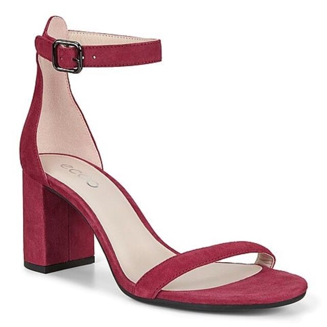 Sandálias Elevate 75, €119,95, Ecco  