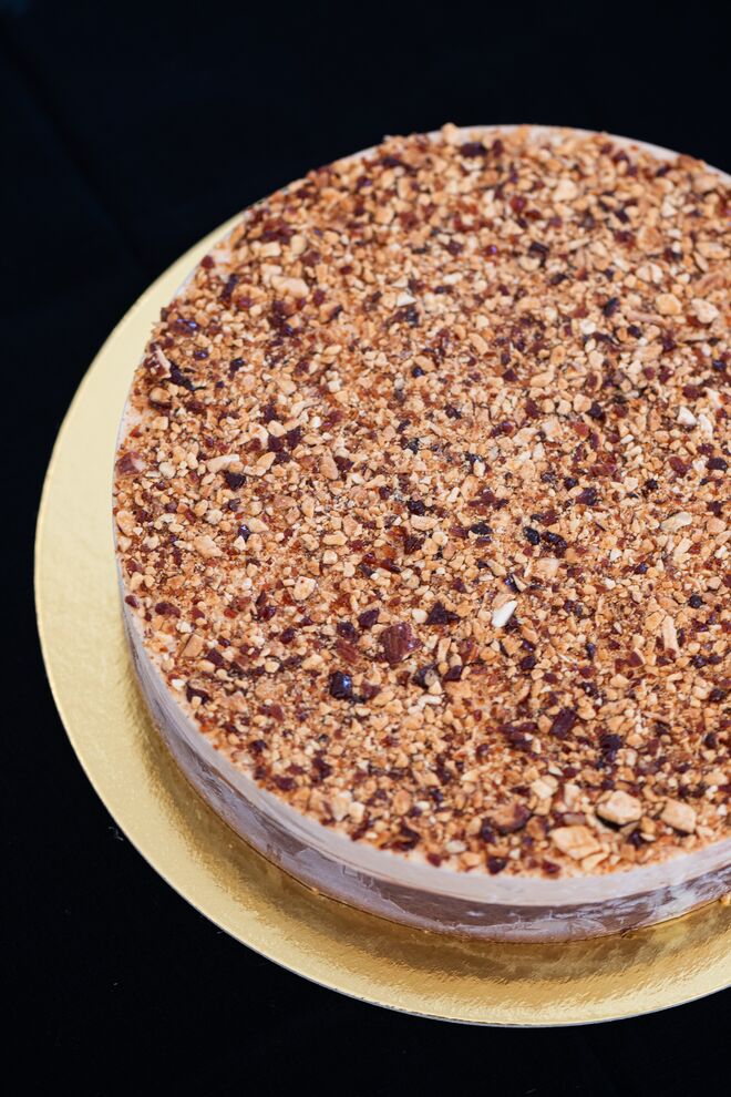 Bolos de gelado com três camadas feitos com até três sabores, escolhidos de acordo com a preferência do cliente e uma cobertura. Tem de ser encomendado com um mínimo de 3 dias de antecedência, €35, Santini, através do email geral@santini.pt