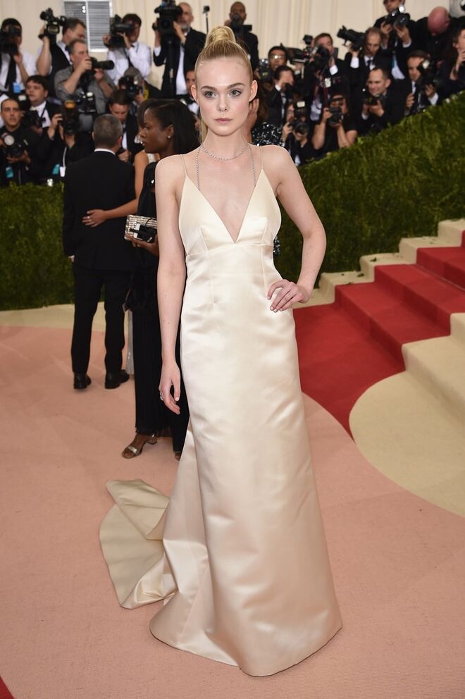 Elle Fanning em Thakoon 