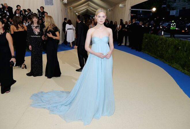 Elle Fanning em Miu Miu