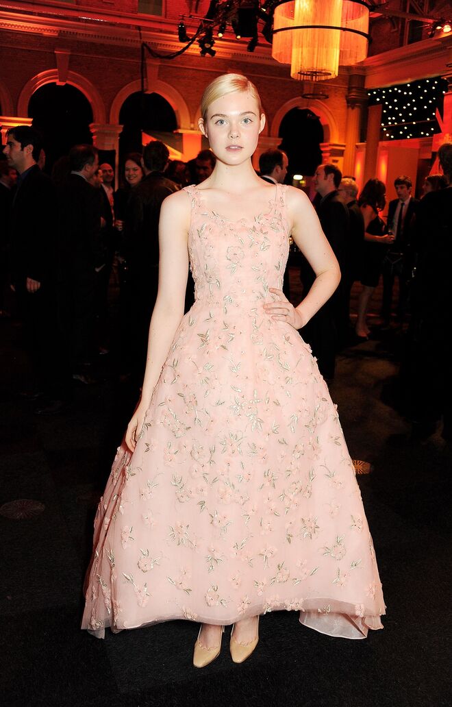 Elle Fanning em Oscar de la Renta
