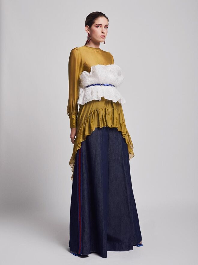 Título: "Tema: Cool-Action " | Stylist: Patrícia Coimbra | Modelo: Laura Rato, Face Models | Vestido Motel; Corpete Zara; Calça Motel; Brincos Biju; Cinto Parfois; Sandálias Zara