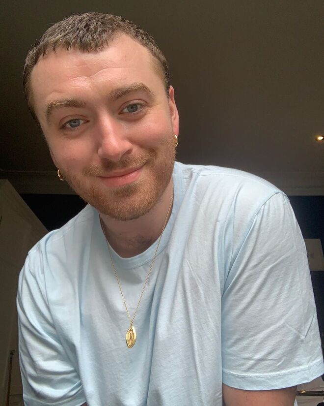 Sam Smith decidiu ficar em isolamento, apesar de não ter realizado o teste, garantiu que já teve infetado pelo vírus