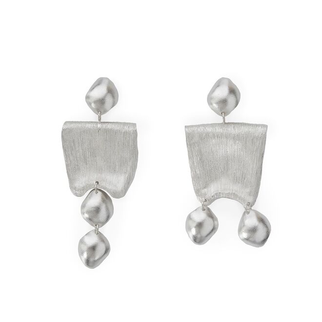 Brincos Musa Velutina, €165, Juliana Bezerra