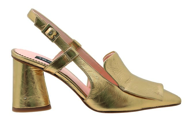 Sandálias, €148, Tosca Blu