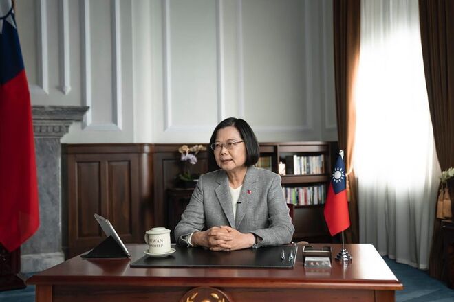 Tsai Ing-wen, a presidente de Taiwan, na China (onde há 429 casos de Covid-19 e apenas 6 mortes) foi das primeiras líderes a alertar que era preciso “paralisar” o mundo, dois meses e meio antes de a pandemia se alastrar pelo mundo. 