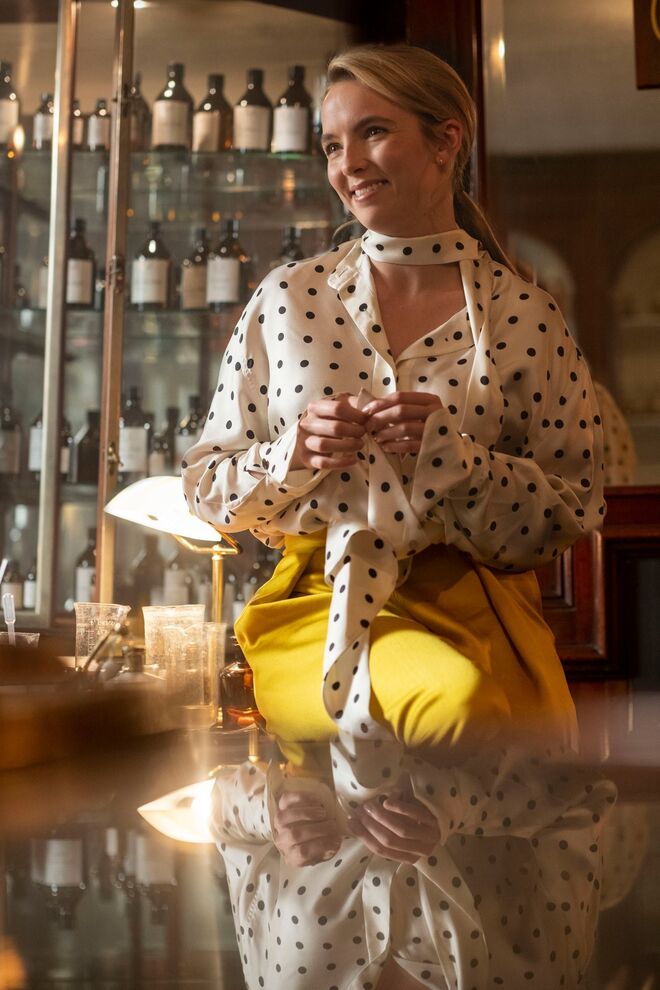 Temporada 3 episódio 3 | Blusa Petar Petrov e calças Maison Rabih Kayrouz