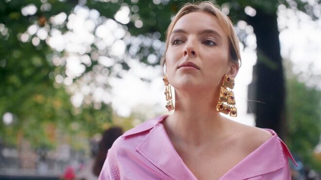 Temporada 2 episódio 4 | Blusa Rosie Assoulin e brincos vintage Christian Lacroix 