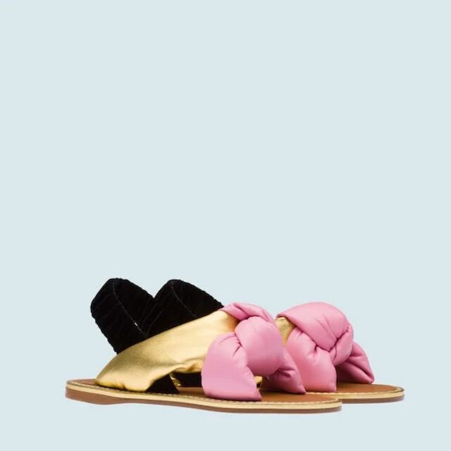 Sandálias Miu Miu (preço sob consulta)